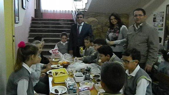 Eceabat İlçe Milli Eğitim Müdürümüz Sayın Sezai TURNA Alçıtepe İlkokulu´nu ziyaret etti